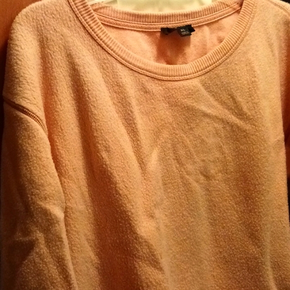 J. Crew Sweaters - J. CREW Fuzzy Peach Pull Over Sweater Size XL